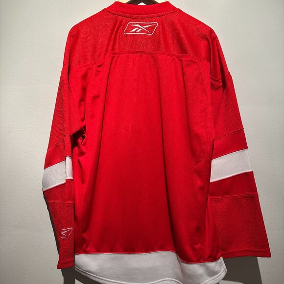 Reebok NHL Men's Small Detroit Red Wings Hockey Players Jersey - Picture 5 of 5